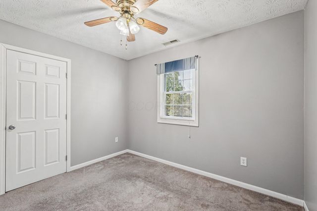 180 Riva Ridge Road SW, Pataskala, OH 43062