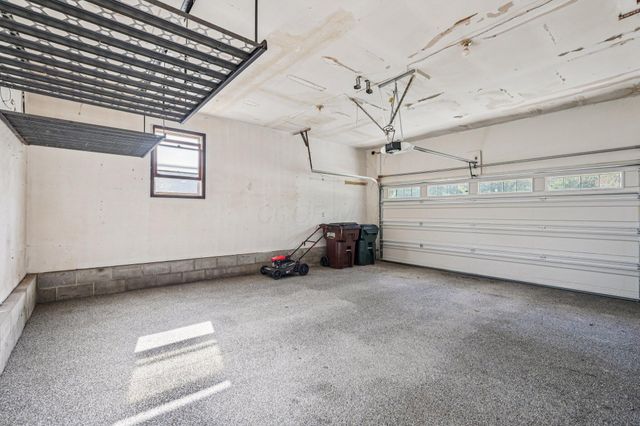 180 Riva Ridge Road SW, Pataskala, OH 43062