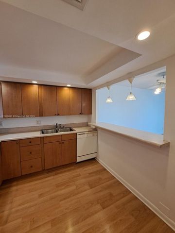 500 Executive Center Dr 3N, West Palm Beach, FL 33401