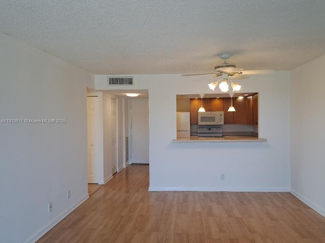 500 Executive Center Dr 3N, West Palm Beach, FL 33401