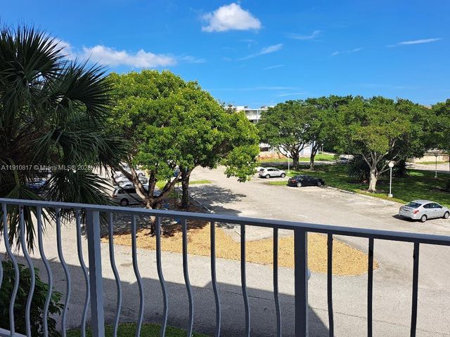 500 Executive Center Dr 3N, West Palm Beach, FL 33401