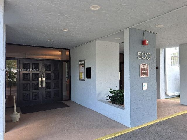 500 Executive Center Dr 3N, West Palm Beach, FL 33401