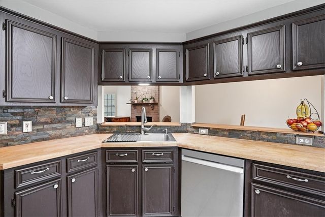 7310 Elm Hollow Dr, Corpus Christi, TX 78413
