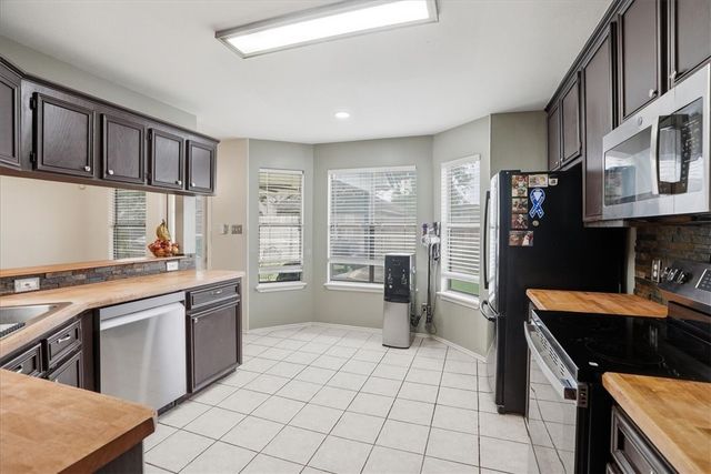 7310 Elm Hollow Dr, Corpus Christi, TX 78413