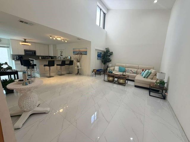 17722 NW 63rd Ct, Hialeah, FL 33015