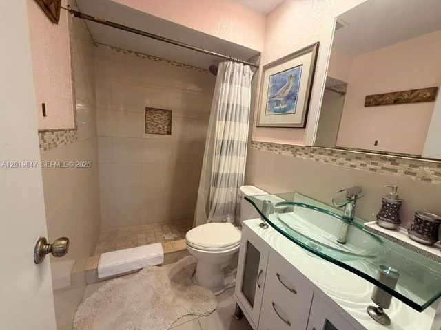 17722 NW 63rd Ct, Hialeah, FL 33015