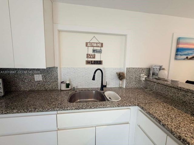 17722 NW 63rd Ct, Hialeah, FL 33015