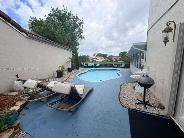 17722 NW 63rd Ct, Hialeah, FL 33015