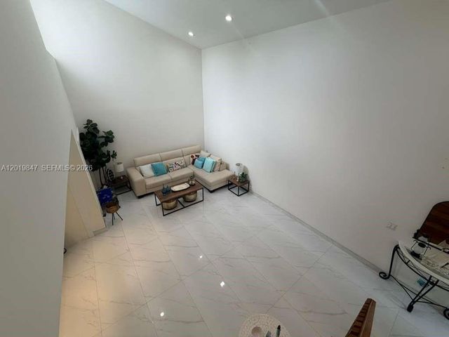17722 NW 63rd Ct, Hialeah, FL 33015