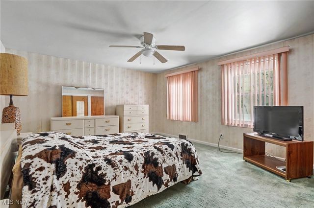 12 Hilltop Boulevard, Canfield, OH 44406