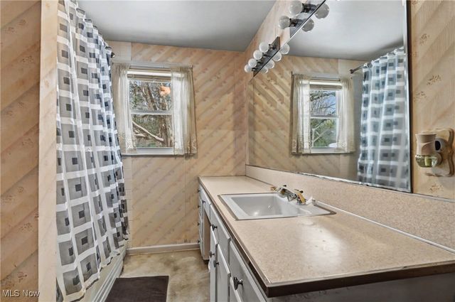 12 Hilltop Boulevard, Canfield, OH 44406