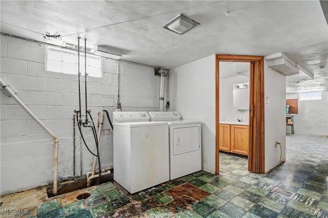 12 Hilltop Boulevard, Canfield, OH 44406