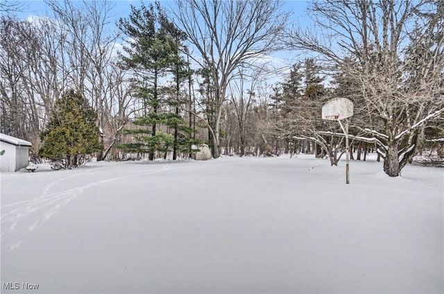 12 Hilltop Boulevard, Canfield, OH 44406