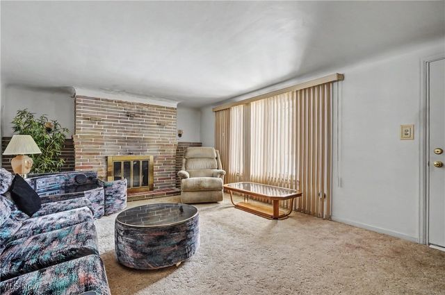 12 Hilltop Boulevard, Canfield, OH 44406