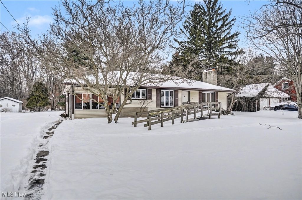 12 Hilltop Boulevard, Canfield, OH 44406