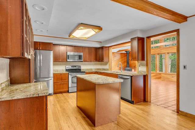 507 Little Meadow Road, Guilford, CT 06437
