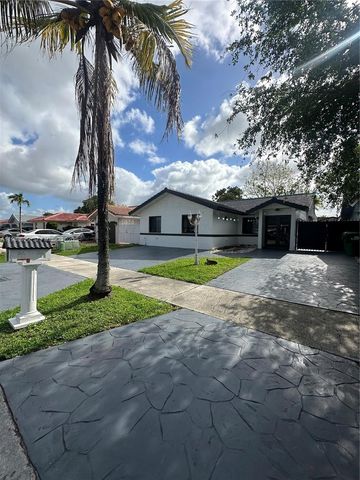 5923 SW 147th Pl, Miami, FL 33193