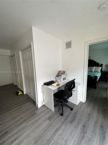 5923 SW 147th Pl, Miami, FL 33193