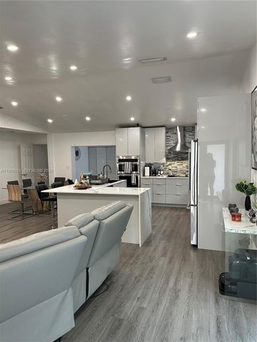 5923 SW 147th Pl, Miami, FL 33193