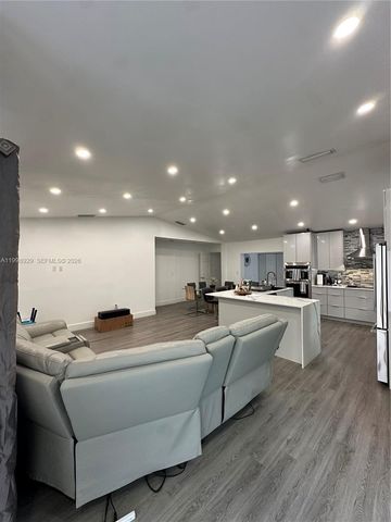 5923 SW 147th Pl, Miami, FL 33193