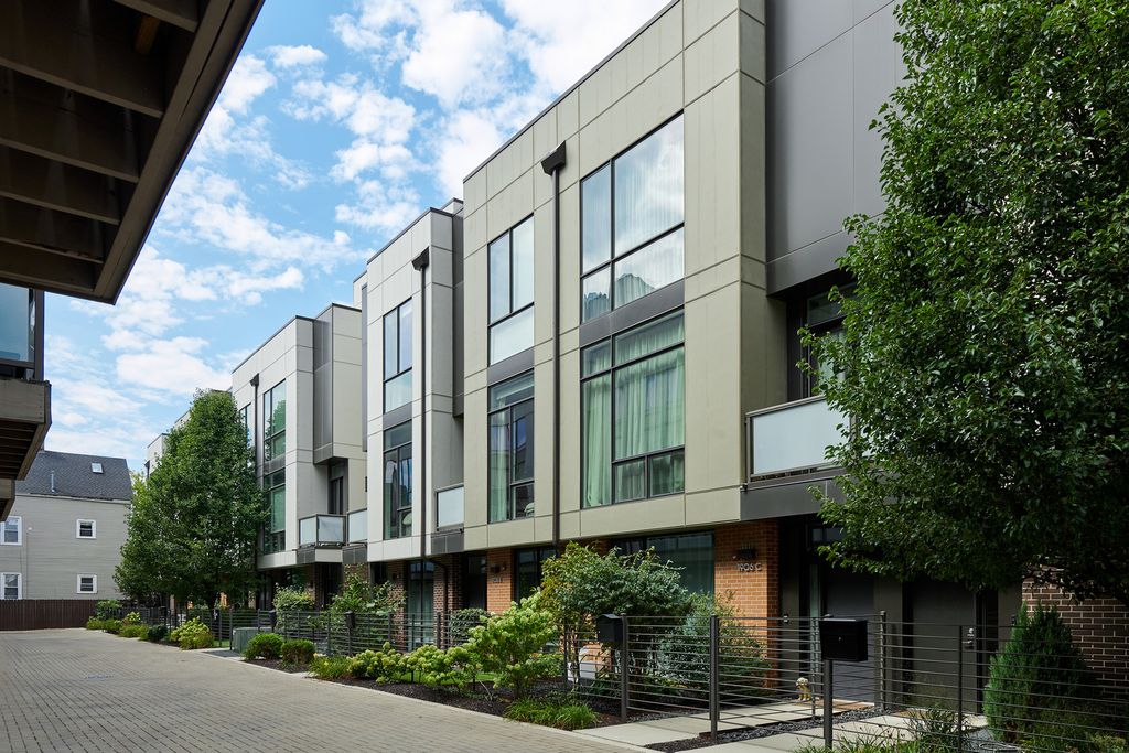 1906 N Campbell Avenue C, Chicago, IL 60647 — exterior
