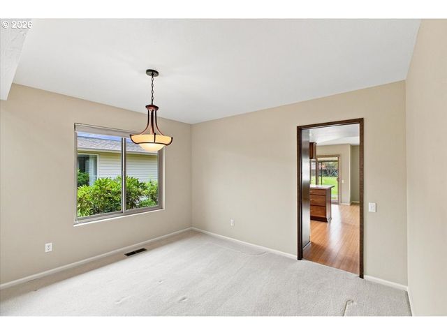 9480 Sw LAKESIDE Dr, Portland, OR 97224