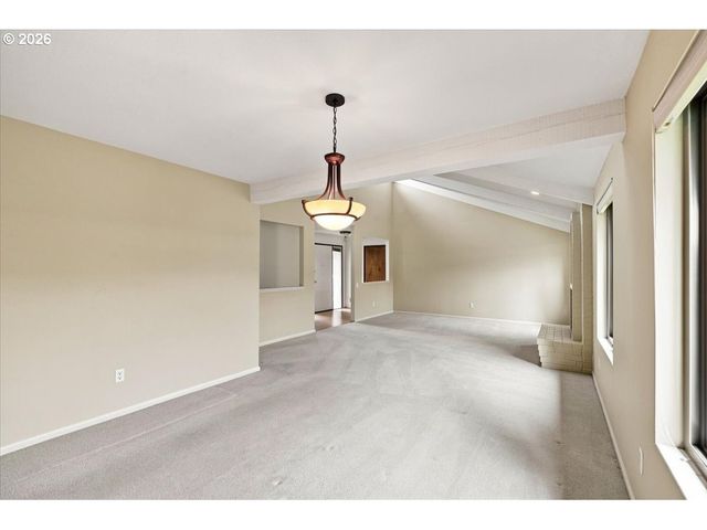 9480 Sw LAKESIDE Dr, Portland, OR 97224