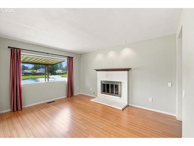 9480 Sw LAKESIDE Dr, Portland, OR 97224