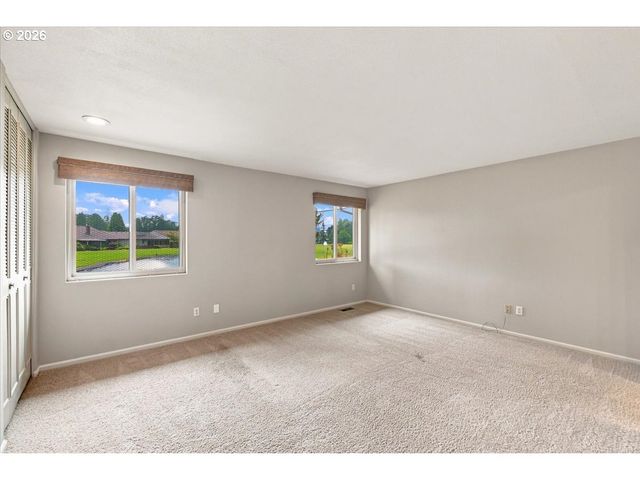 9480 Sw LAKESIDE Dr, Portland, OR 97224