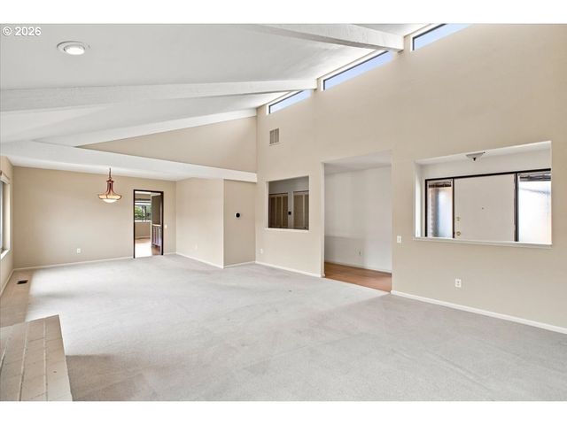 9480 Sw LAKESIDE Dr, Portland, OR 97224