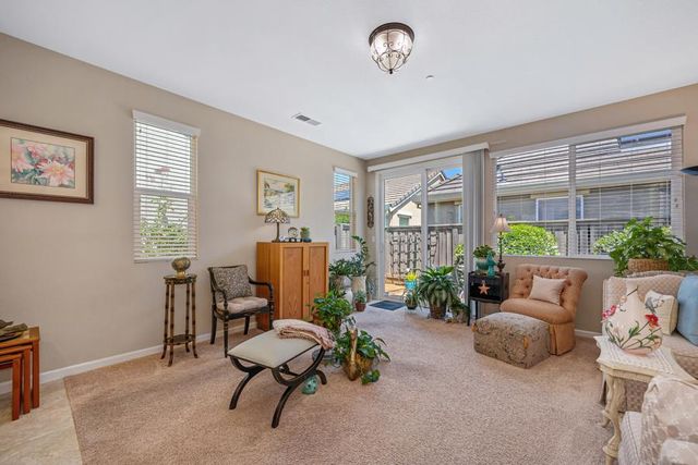 7439 Chatterton Way, Sacramento, CA 95829