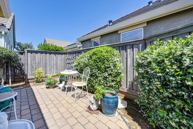 7439 Chatterton Way, Sacramento, CA 95829
