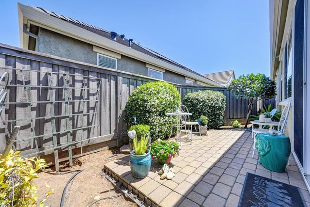 7439 Chatterton Way, Sacramento, CA 95829