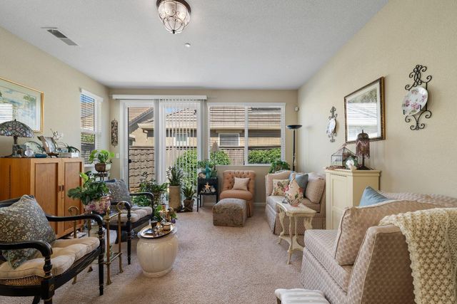 7439 Chatterton Way, Sacramento, CA 95829
