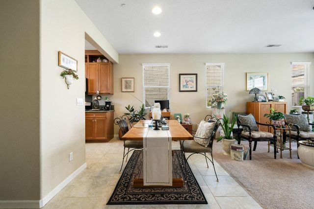 7439 Chatterton Way, Sacramento, CA 95829