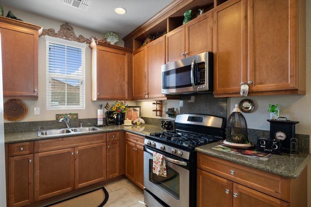 7439 Chatterton Way, Sacramento, CA 95829