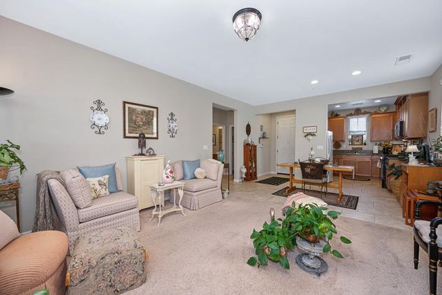 7439 Chatterton Way, Sacramento, CA 95829