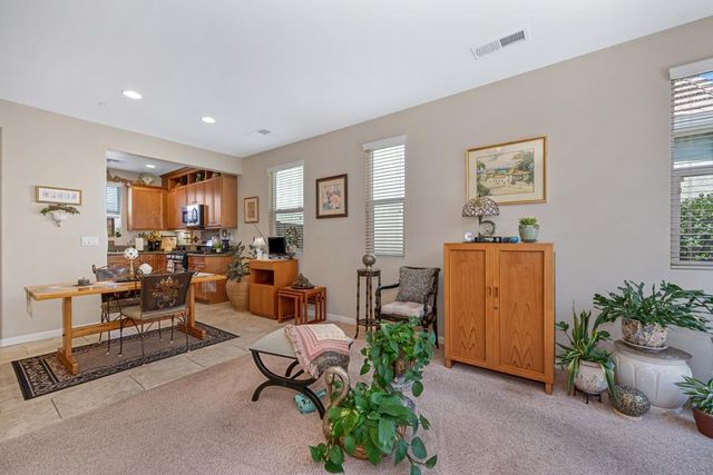 7439 Chatterton Way, Sacramento, CA 95829