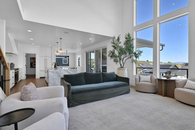 2631 S Fairmont Estates Dr, Greenacres, WA 99016