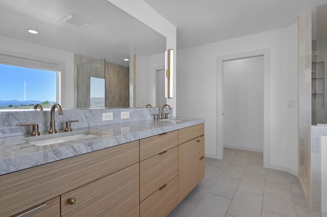 2631 S Fairmont Estates Dr, Greenacres, WA 99016