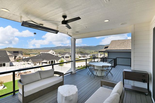 2631 S Fairmont Estates Dr, Greenacres, WA 99016