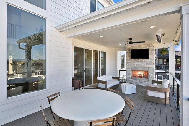 2631 S Fairmont Estates Dr, Greenacres, WA 99016