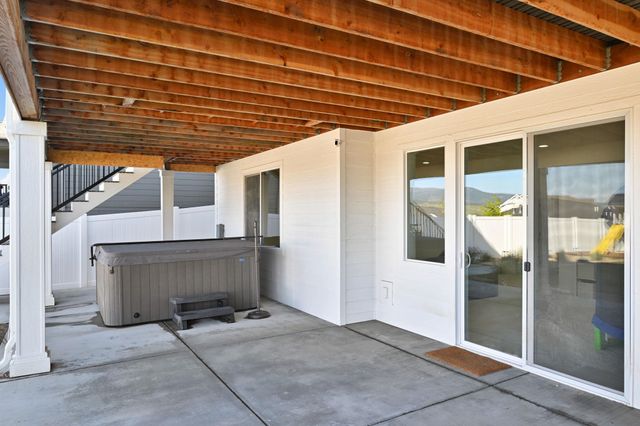 2631 S Fairmont Estates Dr, Greenacres, WA 99016