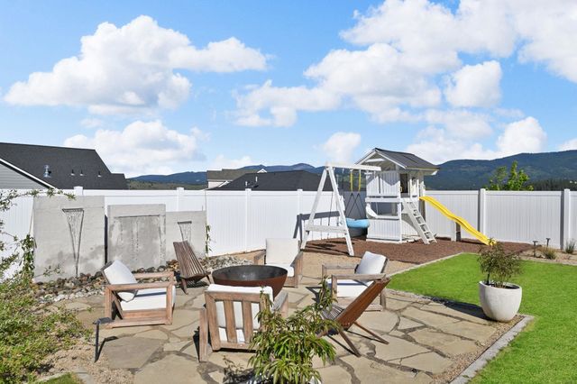 2631 S Fairmont Estates Dr, Greenacres, WA 99016