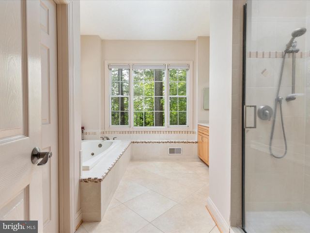 228 SUNSET CIR, Cross Junction, VA 22625