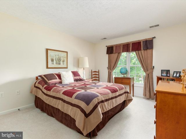 228 SUNSET CIR, Cross Junction, VA 22625
