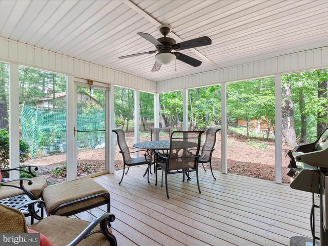 228 SUNSET CIR, Cross Junction, VA 22625