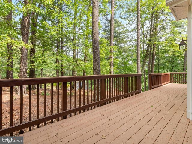 228 SUNSET CIR, Cross Junction, VA 22625