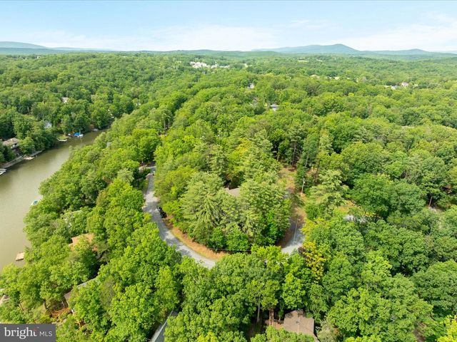 228 SUNSET CIR, Cross Junction, VA 22625