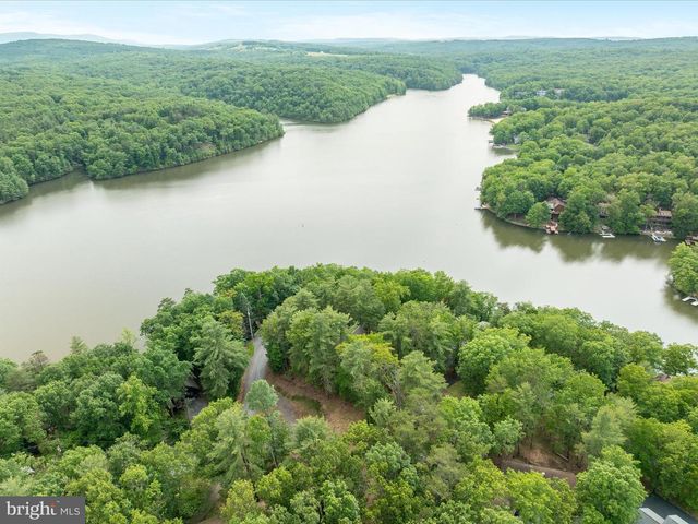 228 SUNSET CIR, Cross Junction, VA 22625
